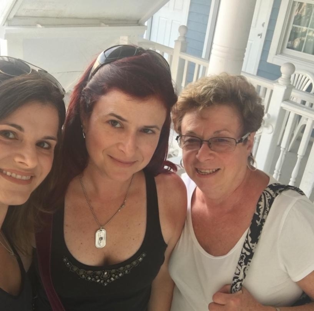 Meet your Posher, Janet